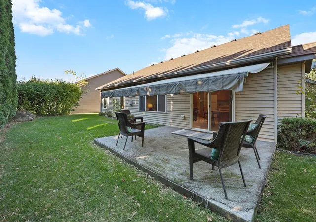 Photo 2 of Single family home for sale at 1004 Oak Pond Dr, Sartell, MN 56377 | MLS# 7163586 | Listing updated on 2026-10-23