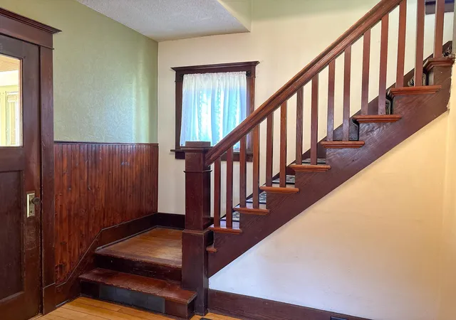Photo 2 of Single family home for sale at 304 W Main Ave, Frazee, MN 56544 | MLS# 7163625 | Listing updated on 2026-10-23