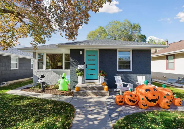 Photo 4 of Single family home for sale at 5720 Russell Ave S, Minneapolis, MN 55410 | MLS# 7163634 | Listing updated on 2026-10-23