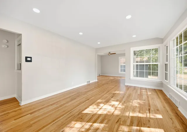 Photo 3 of Single family home for sale at 2951 Independence Ave S, Minneapolis, MN 55426 | MLS# 7163637 | Listing updated on 2026-10-23