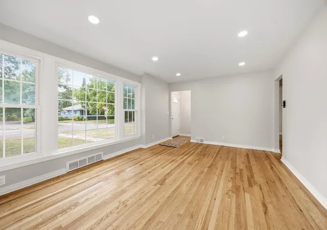 Photo 3 of Single family home for sale at 2951 Independence Ave S, Minneapolis, MN 55426 | MLS# 7163637 | Listing updated on 2026-10-23