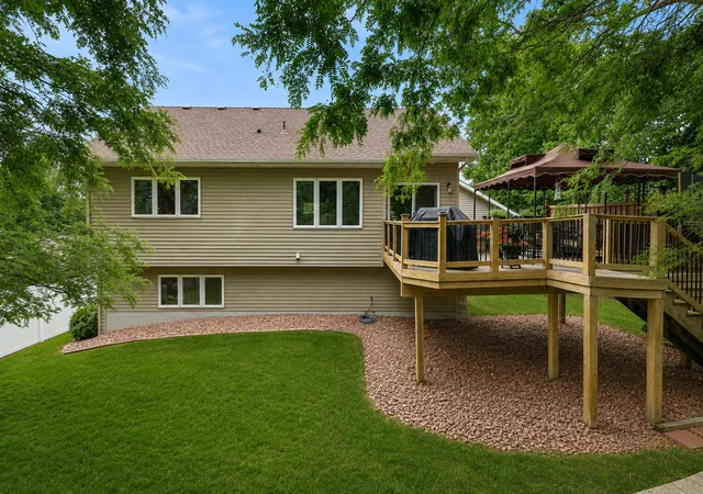 Photo 4 of Single family home for sale at 18949 Embry Ave, Farmington, MN 55024 | MLS# 7163645 | Listing updated on 2026-10-23