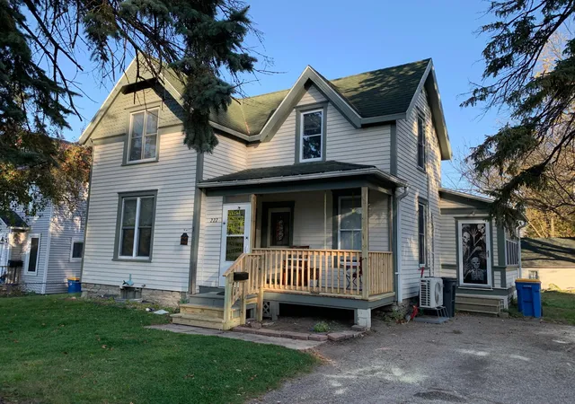 Photo 1 of Single family home for sale at 222 Phelps St, Owatonna, MN 55060 | MLS# 7163654 | Listing updated on 2026-10-24