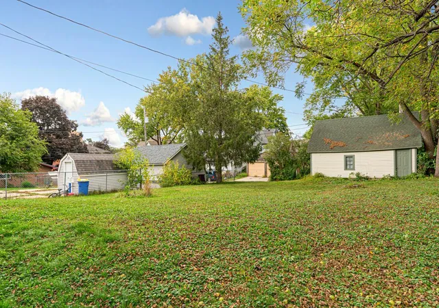 Photo 3 of Single family home for sale at 222 Phelps St, Owatonna, MN 55060 | MLS# 7163654 | Listing updated on 2026-10-24