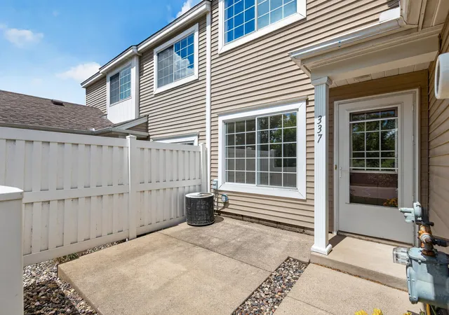 Photo 3 of Single family home for sale at 337 Leeward Trl, Saint Paul, MN 55129 | MLS# 7163662 | Listing updated on 2026-10-23