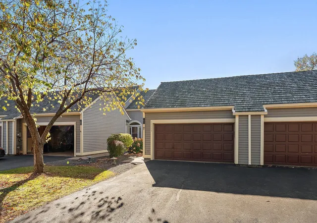 Photo 3 of Single family home for sale at 11113 Hyland Ter, Eden Prairie, MN 55344 | MLS# 7163670 | Listing updated on 2026-10-22