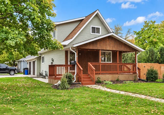 Photo 2 of Single family home for sale at 272 Elm St, Tracy, MN 56175 | MLS# 7163692 | Listing updated on 2026-10-23