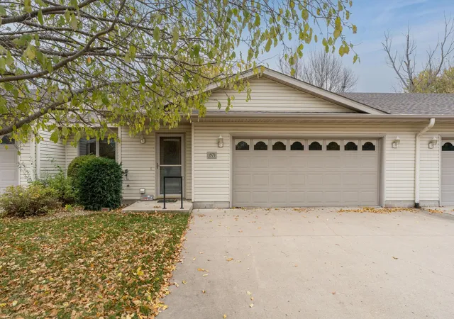 Photo 1 of Single family home for sale at 1971 E Welco Dr, Saint Peter, MN 56082 | MLS# 7163696 | Listing updated on 2026-10-23