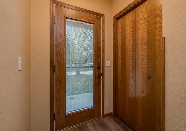 Photo 3 of Single family home for sale at 1971 E Welco Dr, Saint Peter, MN 56082 | MLS# 7163696 | Listing updated on 2026-10-23