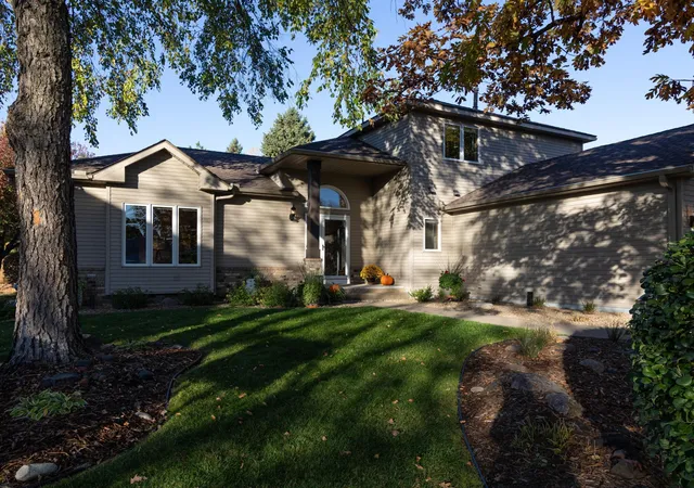 Photo 4 of Single family home for sale at 16265 Kenworth Ct, Lakeville, MN 55044 | MLS# 7163699 | Listing updated on 2026-10-22
