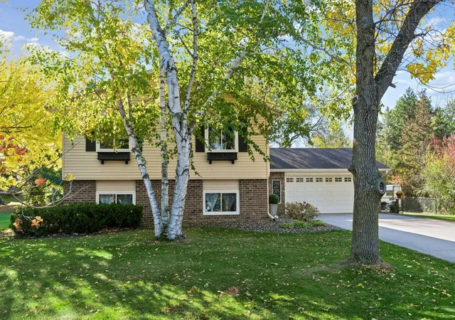 Photo 2 of Single family home for sale at 10122 Utah Cir, Minneapolis, MN 55438 | MLS# 7163700 | Listing updated on 2026-10-28