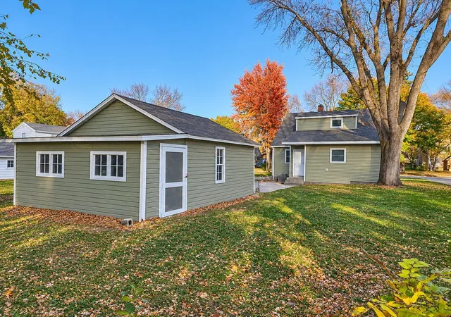 Photo 3 of Single family home for sale at 714 9th Street SW, Willmar, MN 56201 | MLS# 7163701 | Listing updated on 2026-10-23