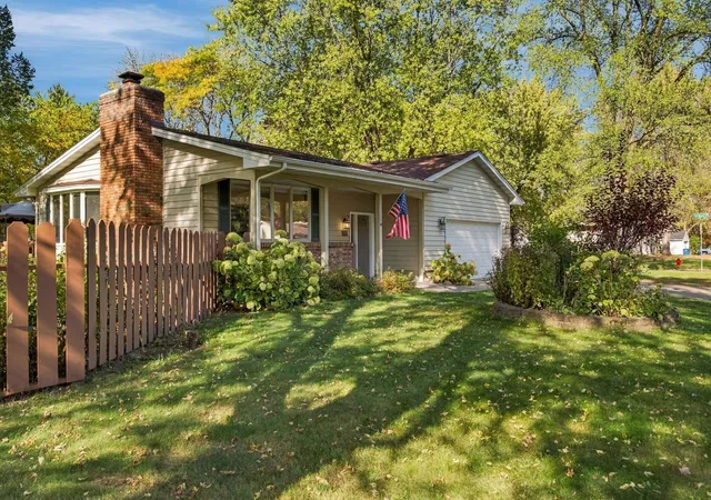 Photo 1 of Single family home for sale at 2430 Floral Dr, White Bear Lake, MN 55110 | MLS# 7163712 | Listing updated on 2026-10-24