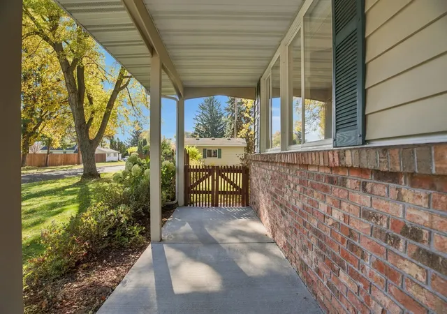 Photo 3 of Single family home for sale at 2430 Floral Dr, White Bear Lake, MN 55110 | MLS# 7163712 | Listing updated on 2026-10-24