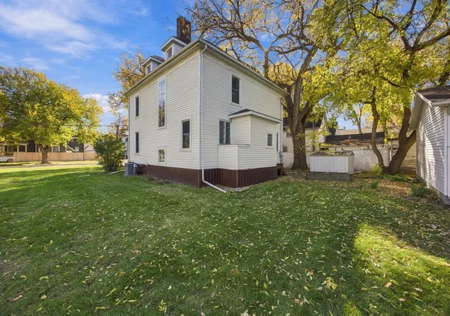 Photo 3 of Sale Pending at 503 9th Street S, Fargo, ND 58103 | MLS# 7163736 | Listing updated on 2026-10-27