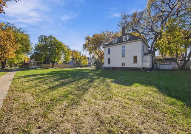 Photo 4 of Sale Pending at 503 9th Street S, Fargo, ND 58103 | MLS# 7163736 | Listing updated on 2026-10-27