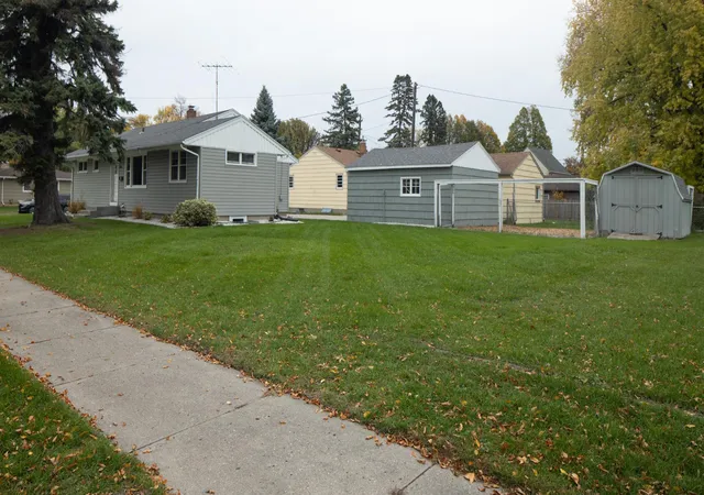Photo 3 of Single family home for sale at 1604 3rd Street S, Moorhead, MN 56560 | MLS# 7163745 | Listing updated on 2026-10-23