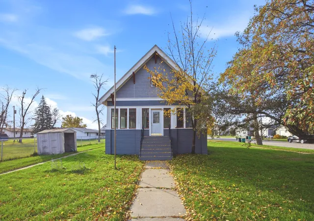 Photo 1 of Sale Pending at 319 1st Avenue Sw, Hillsboro, ND 58045 | MLS# 7163748 | Listing updated on 2026-10-29