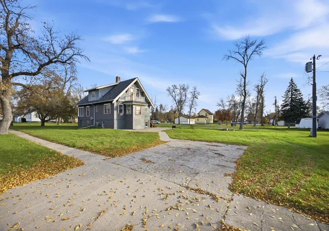 Photo 3 of Sale Pending at 319 1st Avenue SW, Hillsboro, ND 58045 | MLS# 7163748 | Listing updated on 2026-10-29