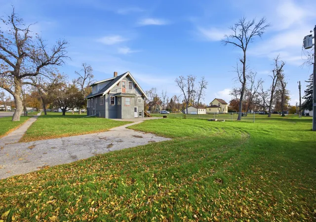 Photo 4 of Sale Pending at 319 1st Avenue SW, Hillsboro, ND 58045 | MLS# 7163748 | Listing updated on 2026-10-29