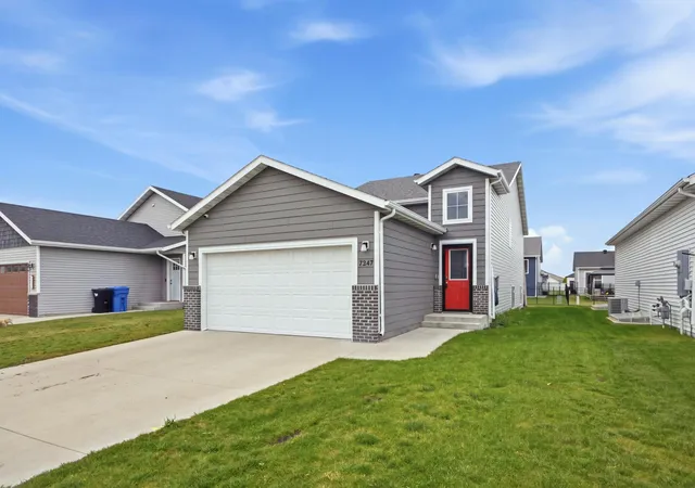 Photo 2 of Single family home for sale at 7247 27th Street S, Fargo, ND 58104 | MLS# 7163811 | Listing updated on 2026-10-27