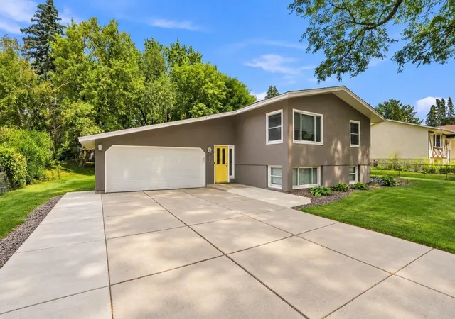 Photo 2 of Single family home for sale at 933 Is Lake Ave, Saint Paul, MN 55126 | MLS# 7163820 | Listing updated on 2026-10-29