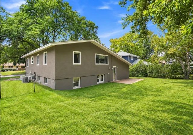 Photo 4 of Single family home for sale at 933 Is Lake Ave, Saint Paul, MN 55126 | MLS# 7163820 | Listing updated on 2026-10-29