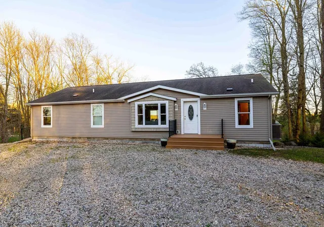 Photo 2 of Single family home for sale at 22083 Lake Francis Rd, Elysian, MN 56028 | MLS# 7163840 | Listing updated on 2026-10-22