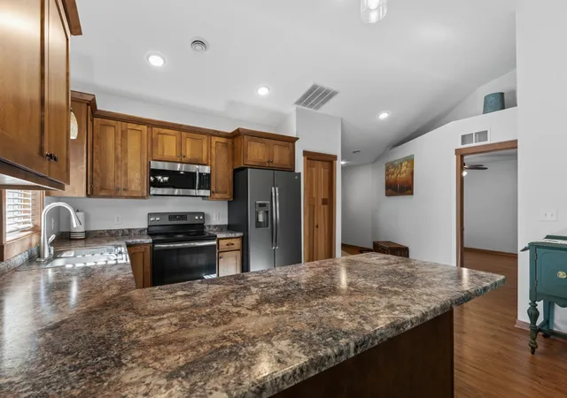 Photo 4 of Single family home for sale at 491 Limestone Ct NW, Eyota, MN 55934 | MLS# 7163859 | Listing updated on 2026-10-23