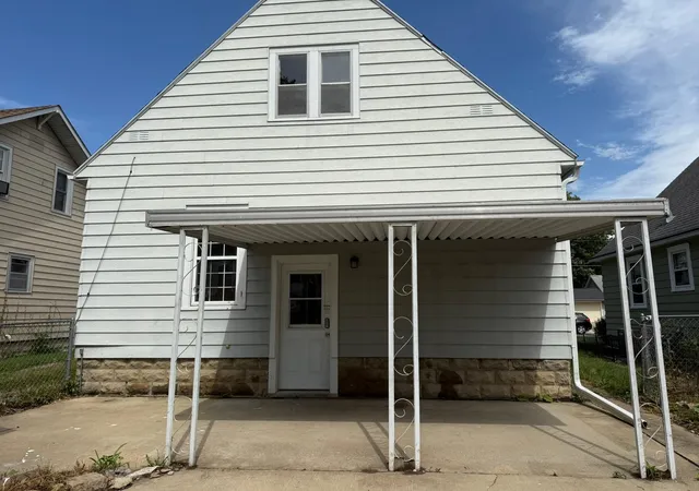 Photo 3 of Single family home for sale at 1009 5th Avenue Nw, Austin, MN 55912 | MLS# 7163879 | Listing updated on 2026-10-23