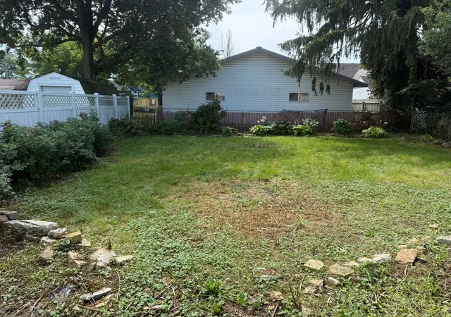 Photo 3 of Single family home for sale at 1009 5th Avenue NW, Austin, MN 55912 | MLS# 7163879 | Listing updated on 2026-10-23