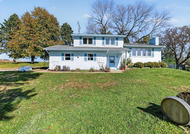 Photo 2 of Single family home for sale at 306 65th Avenue Se, Rochester, MN 55904 | MLS# 7163903 | Listing updated on 2026-10-29