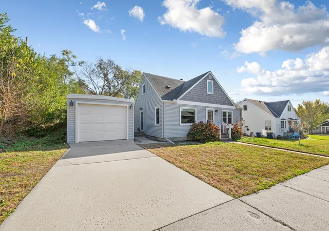 Photo 2 of Single family home for sale at 817 5th Street S, New Ulm, MN 56073 | MLS# 7163915 | Listing updated on 2026-10-23