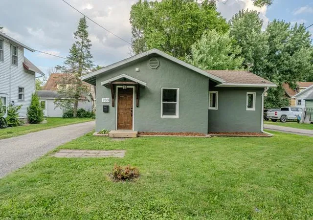Photo 2 of Single family home for sale at 709 Rossman Ave, Detroit Lakes, MN 56501 | MLS# 7163935 | Listing updated on 2026-10-23
