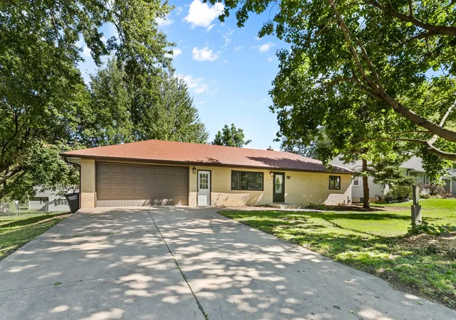 Photo 3 of Single family home for sale at 2566 Beacon St, Saint Paul, MN 55113 | MLS# 7163940 | Listing updated on 2026-10-23
