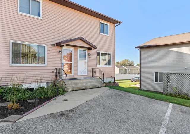 Photo 1 of Condo for sale at 2828 24th Street Nw #4, Rochester, MN 55901 | MLS# 7163941 | Listing updated on 2026-10-23