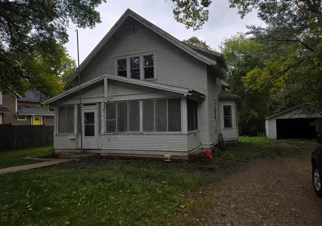 Photo 1 of Single family home for sale at 1105 Trott Ave Sw, Willmar, MN 56201 | MLS# 7163960 | Listing updated on 2026-10-23