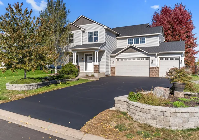 Photo 2 of Single family home for sale at 3321 Crane St, Shakopee, MN 55379 | MLS# 7163967 | Listing updated on 2026-10-23