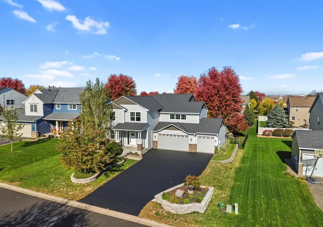 Photo 3 of Single family home for sale at 3321 Crane St, Shakopee, MN 55379 | MLS# 7163967 | Listing updated on 2026-10-23