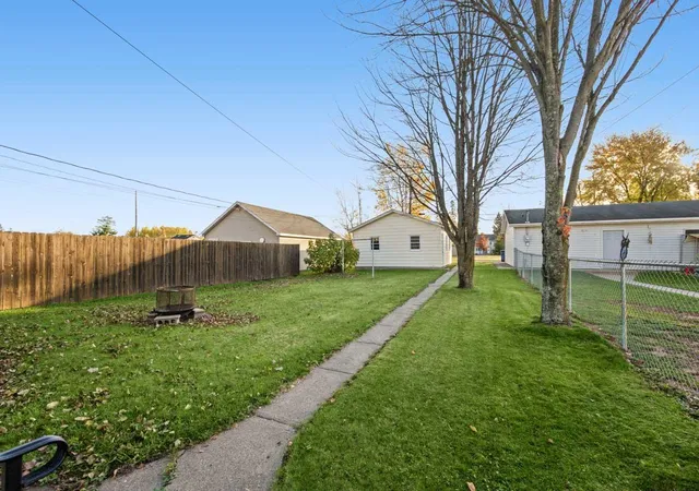Photo 3 of Single family home for sale at 3706 4th Avenue E, Hibbing, MN 55746 | MLS# 7163983 | Listing updated on 2026-10-24