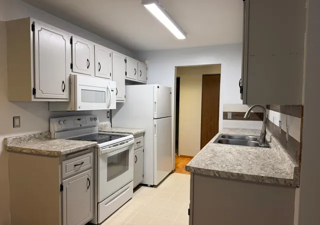 Photo 3 of Condo for sale at 331 Prairiewood Cir S #206, Fargo, ND 58103 | MLS# 7163997 | Listing updated on 2026-10-29