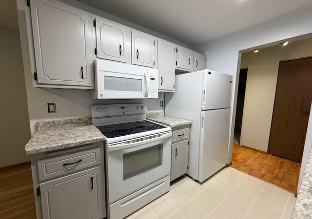 Photo 4 of Condo for sale at 331 Prairiewood Cir S #206, Fargo, ND 58103 | MLS# 7163997 | Listing updated on 2026-10-29