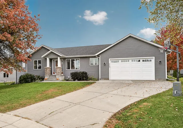 Photo 1 of Single family home for sale at 406 Goodhue Ct, Goodhue, MN 55027 | MLS# 7164037 | Listing updated on 2026-10-29
