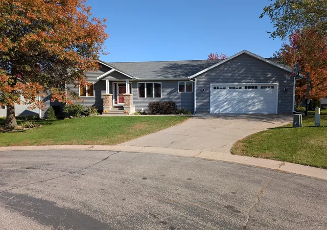 Photo 1 of Single family home for sale at 406 Goodhue Ct, Goodhue, MN 55027 | MLS# 7164037 | Listing updated on 2026-10-29