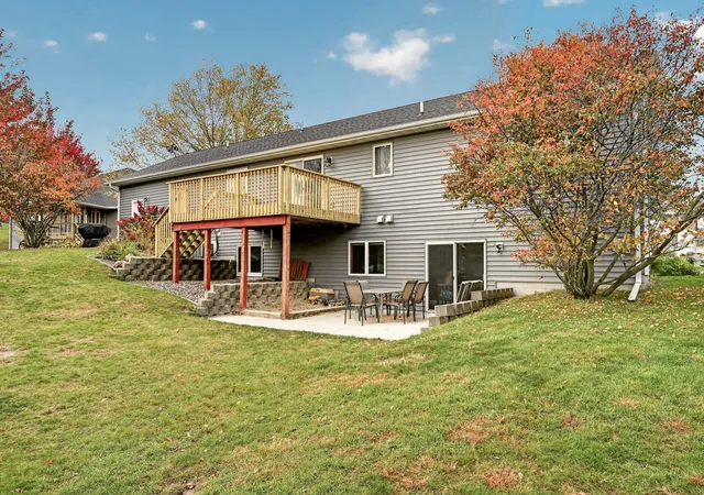 Photo 2 of Single family home for sale at 406 Goodhue Ct, Goodhue, MN 55027 | MLS# 7164037 | Listing updated on 2026-10-29