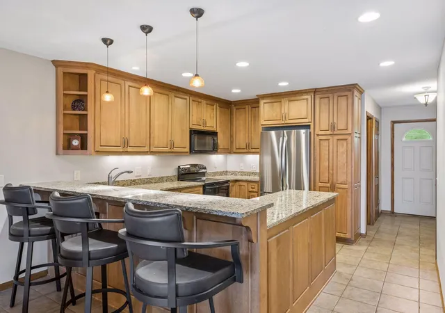 Photo 3 of Single family home for sale at 22 Carvers Green, Chaska, MN 55318 | MLS# 7164040 | Listing updated on 2026-10-28