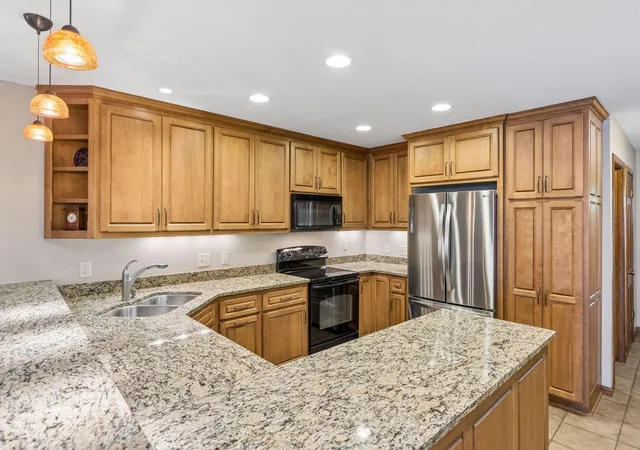 Photo 4 of Single family home for sale at 22 Carvers Green, Chaska, MN 55318 | MLS# 7164040 | Listing updated on 2026-10-28