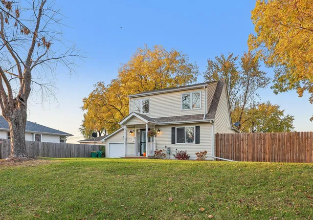 Photo 3 of Single family home for sale at 199 Butler Ave E, Saint Paul, MN 55118 | MLS# 7164045 | Listing updated on 2026-10-25