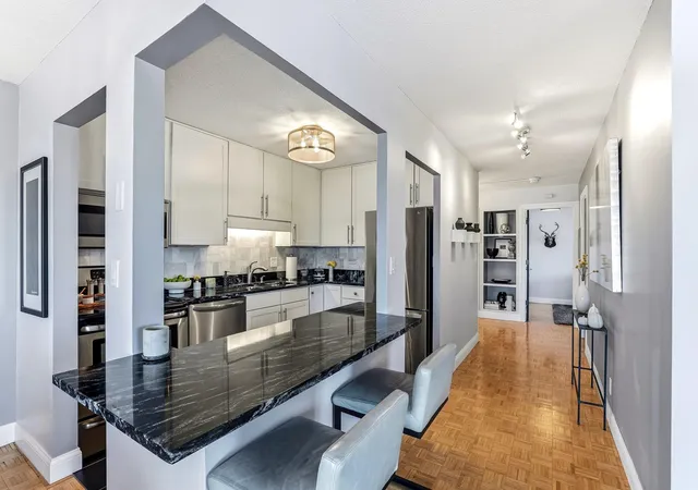 Photo 4 of Condo for sale at 410 Groveland Ave #902, Minneapolis, MN 55403 | MLS# 7164048 | Listing updated on 2026-10-23