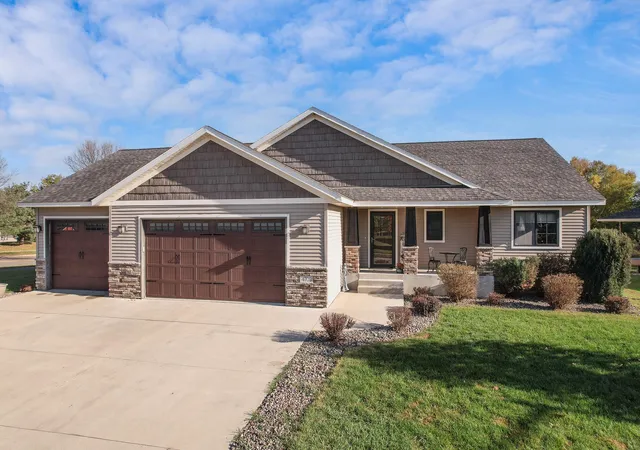 Photo 2 of Single family home for sale at 4703 2nd Street NE, Saint Cloud, MN 56304 | MLS# 7164049 | Listing updated on 2026-10-28
